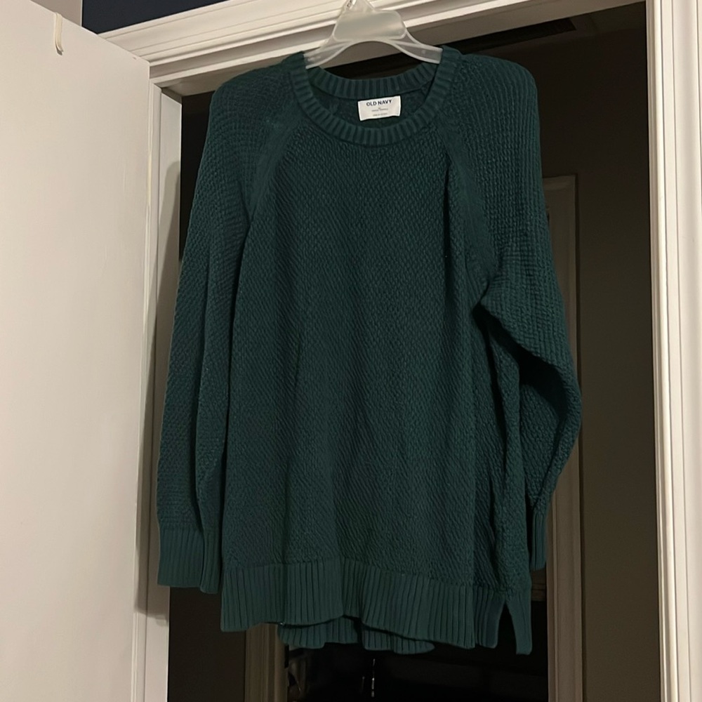 Old Navy women’s sweater.  Size XL